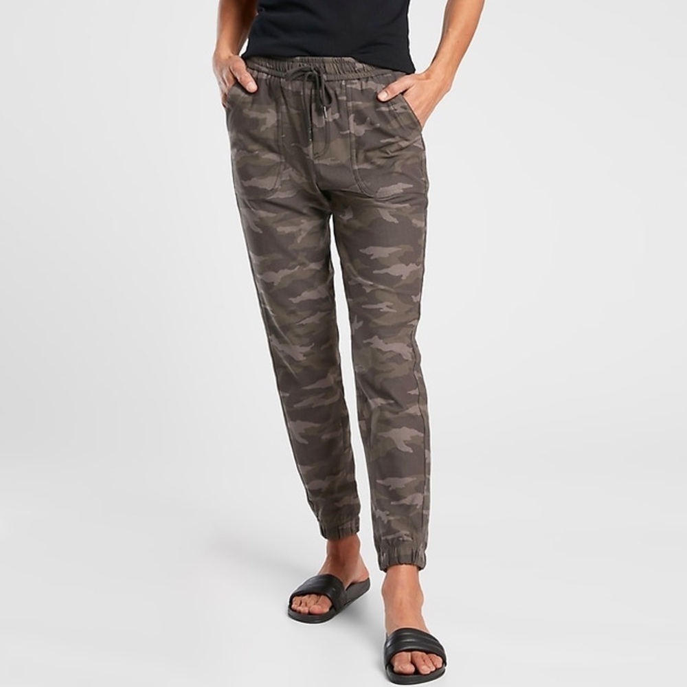 Athleta - Camo Farallon Jogger - Black Olive Camo